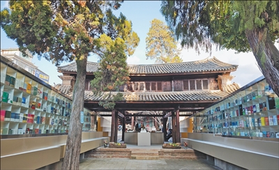 图为巍山崇正书院里可逆式设计的先锋书店书廊。巍山县委宣传部供图